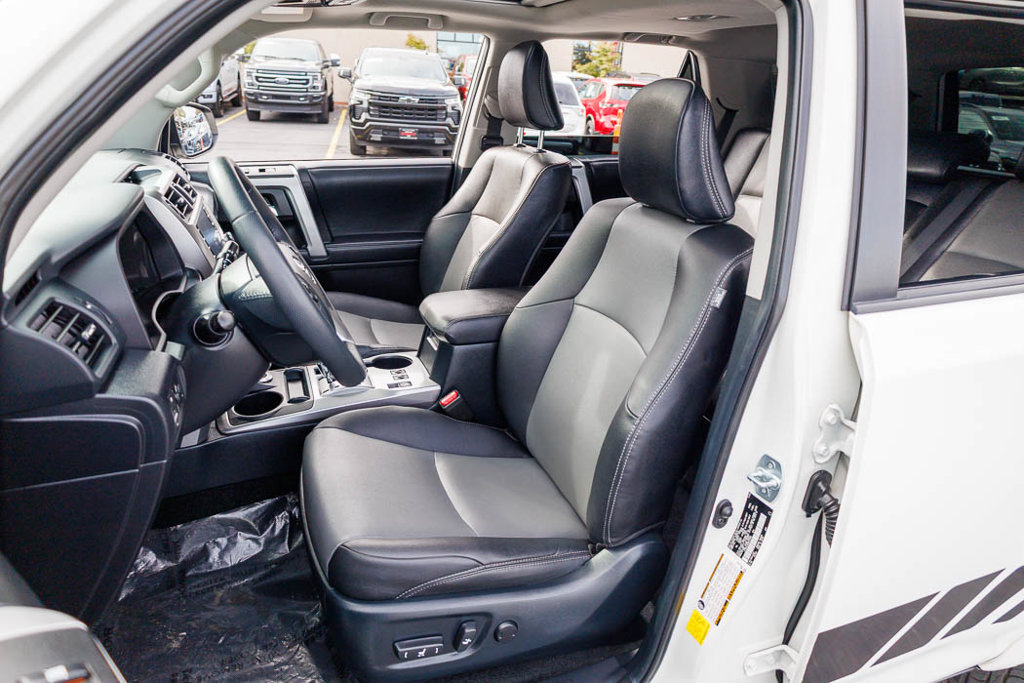 Used 2021 Toyota 4Runner SR5 Premium w/ Moonroof Package AWD/4WD image 19
