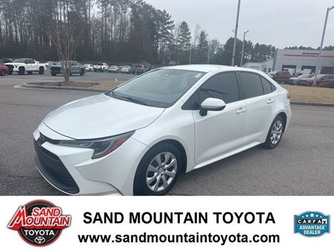 Used 2023 Toyota Corolla LE image 6