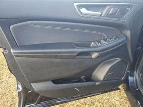 Used 2024 Ford Edge Titanium image 16