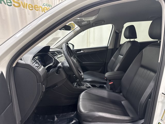 Used 2024 Volkswagen Tiguan SE AWD/4WD image 18