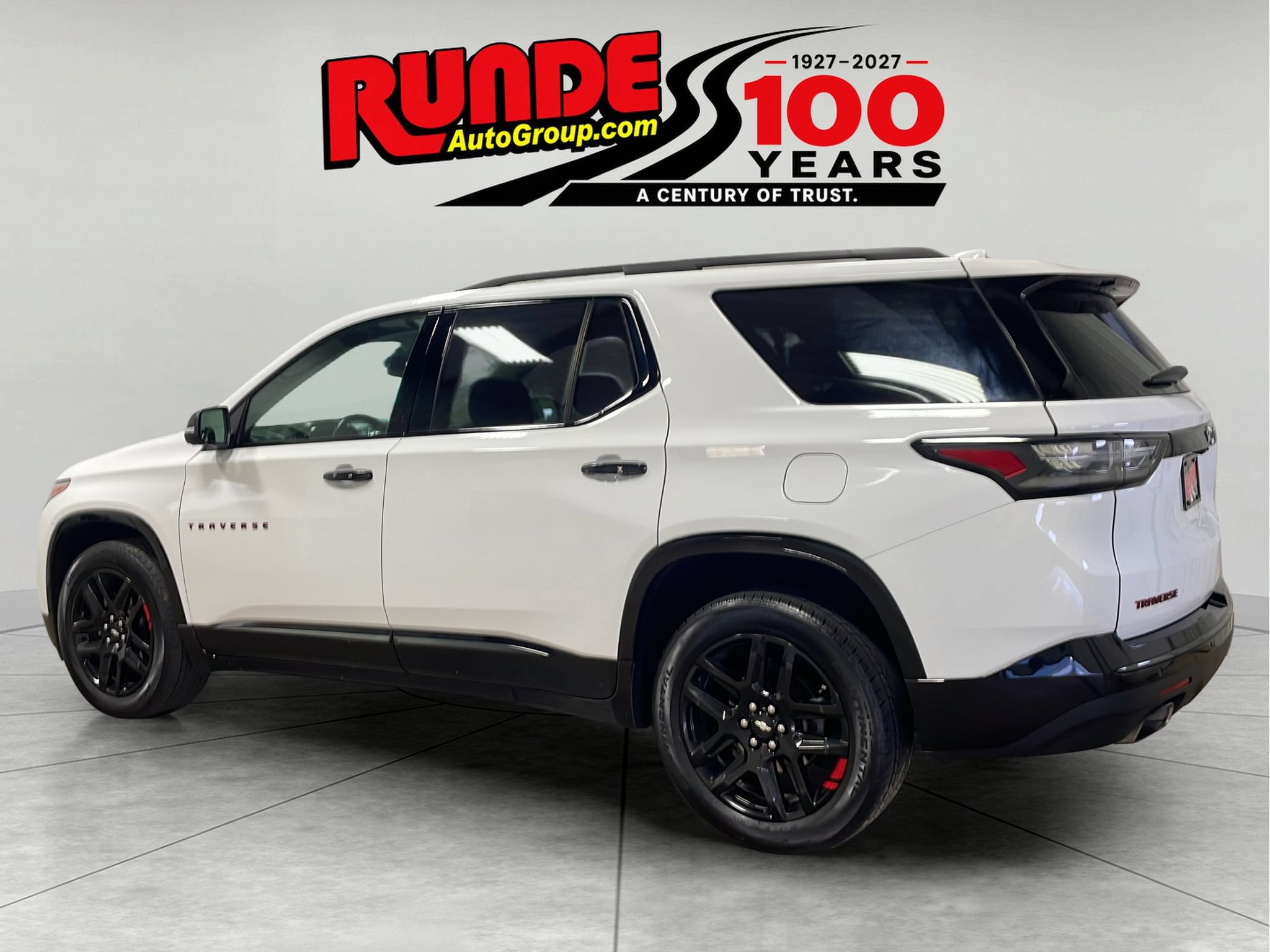 Used 2021 Chevrolet Traverse Premier w/ Redline Edition AWD/4WD image 3