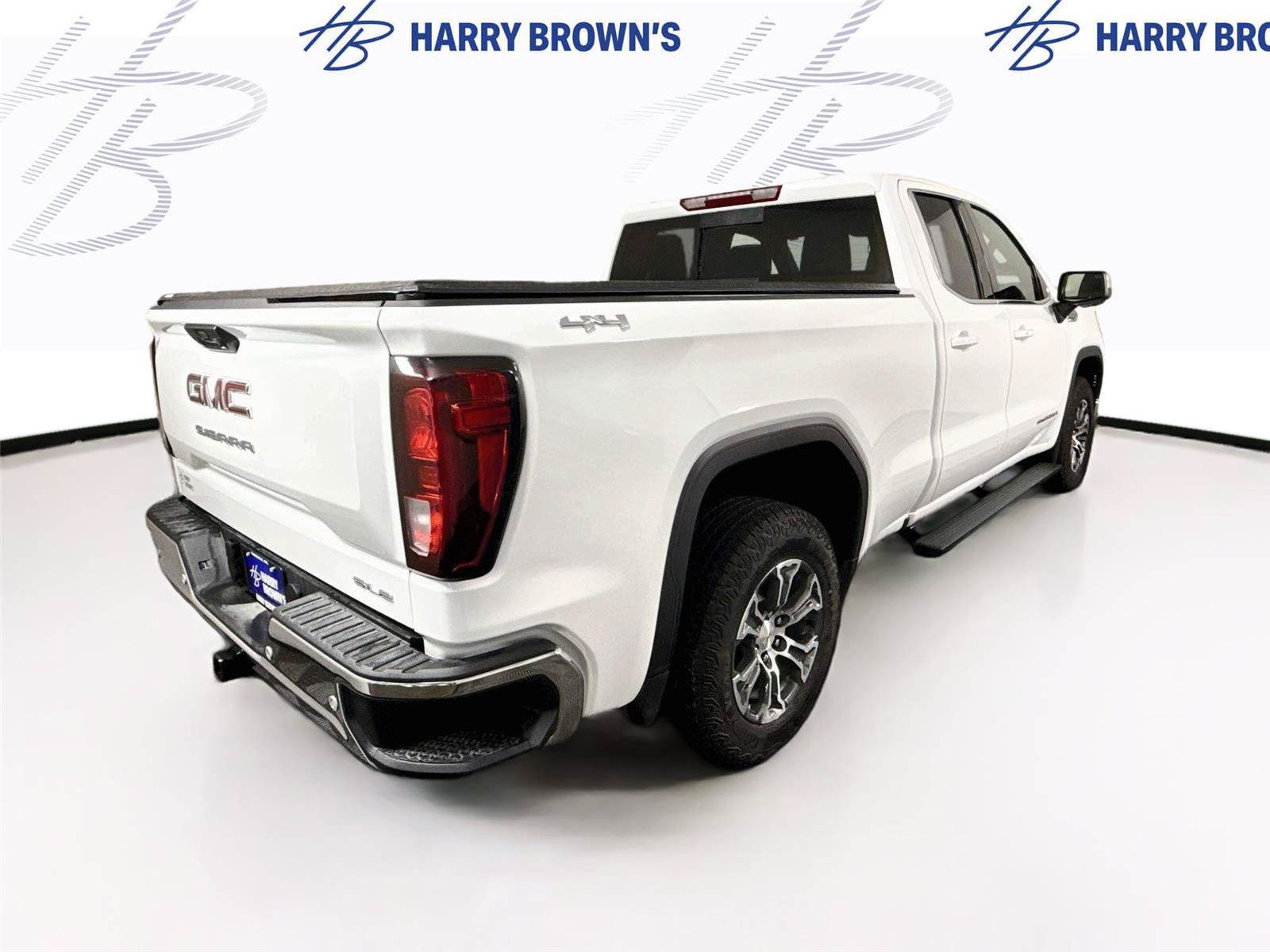 New 2026 GMC Sierra 1500 SLE w/ Preferred Package AWD/4WD image 30