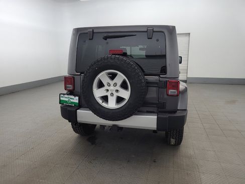 Used 2014 Jeep Wrangler Unlimited Sahara w/ Dual Top Group AWD/4WD image 7