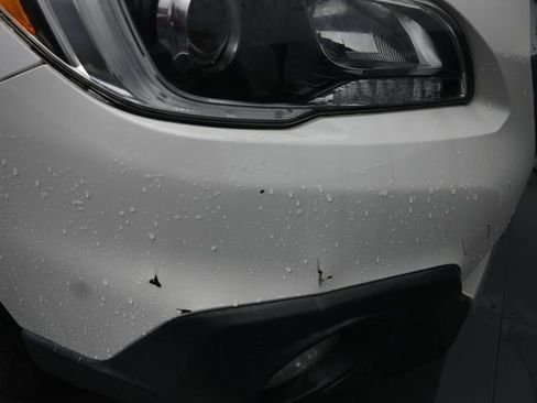 Used 2017 Subaru Outback 2.5i Premium image 12