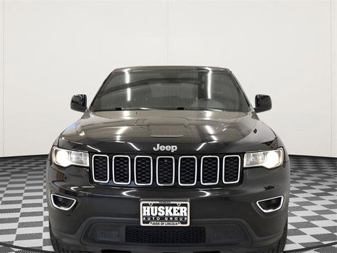 Used 2018 Jeep Grand Cherokee Laredo image 3