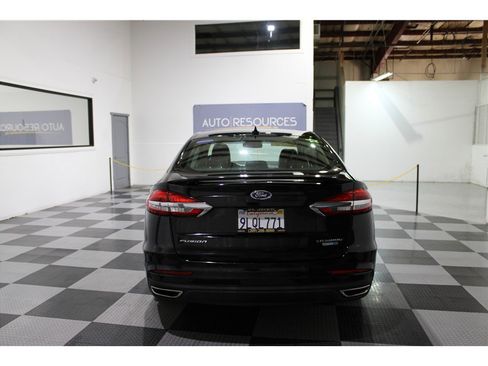 Used 2020 Ford Fusion Titanium image 5