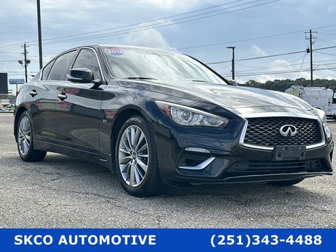 Used 2018 INFINITI Q50 Luxe w/ Essential Package (3.0T Luxe) image 7