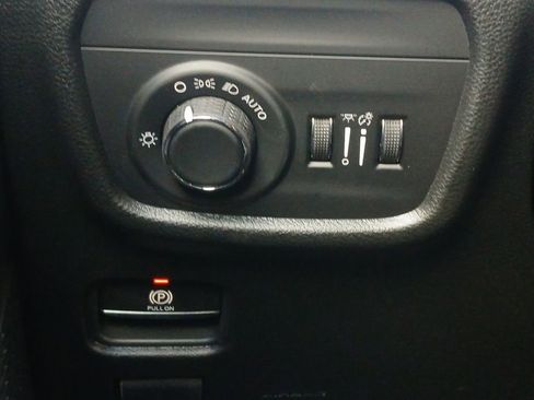 New 2026 Jeep Grand Cherokee L 2WD image 12