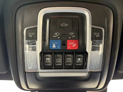 Used 2022 RAM 1500 Limited w/ Body-Colour Bumper Group AWD/4WD image 22