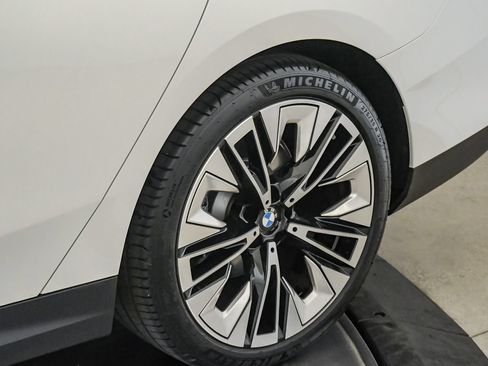 Used 2026 BMW 530i RWD image 11