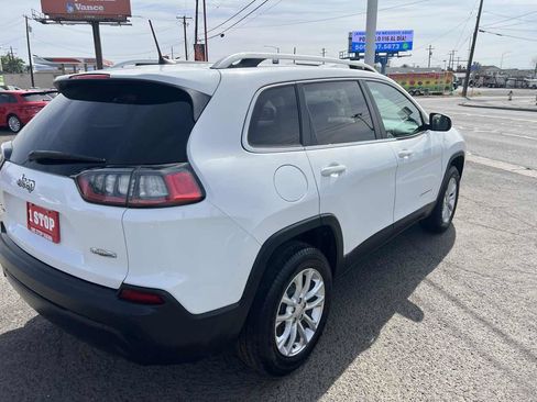 Used 2019 Jeep Cherokee Latitude w/ Popular Appearance Group AWD/4WD image 5