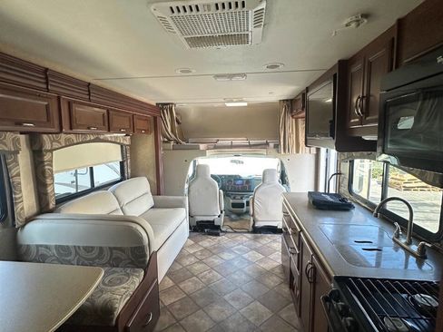 Used 2013 Ford E-450 and Econoline 450 Super Duty w/ Motorhome Prep Pkg image 27