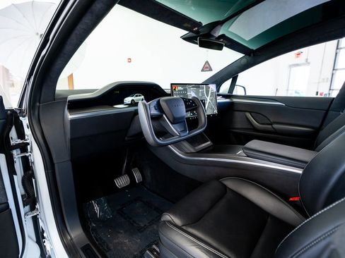 Used 2022 Tesla Model X Plaid image 31