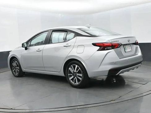Used 2025 Nissan Versa SV FWD image 9