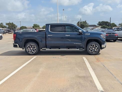 Used 2022 GMC Sierra 1500 SLT w/ SLT Convenience Package image 4