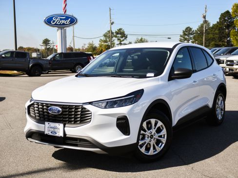 New 2026 Ford Escape Active image 2