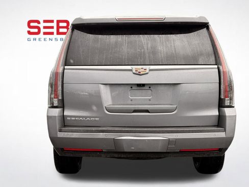 Used 2019 Cadillac Escalade Luxury AWD/4WD image 9