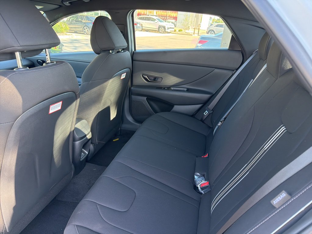 New 2025 Hyundai Elantra SEL FWD image 12