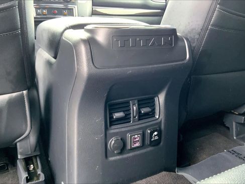 Used 2019 Nissan Titan SV w/ SV Convenience Package image 34