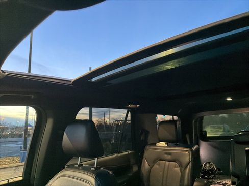 Used 2021 Ford Expedition Limited image 15