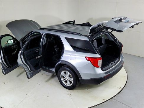 Used 2021 Ford Explorer XLT w/ Equipment Group 202A image 26