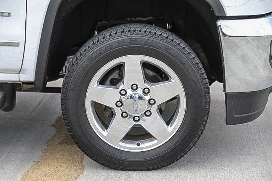 Used 2015 GMC Sierra 2500 SLT w/ SLT Preferred Package AWD/4WD image 10