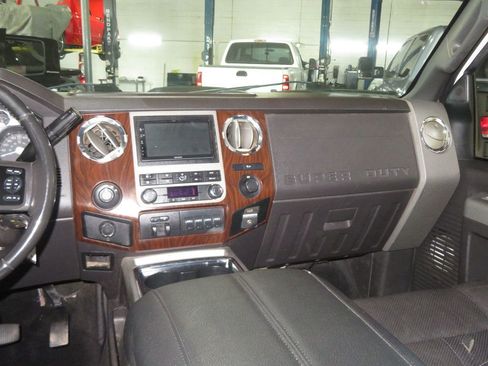 Used 2012 Ford F350 Lariat w/ Chrome Pkg image 38