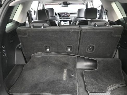 Used 2022 Hyundai Palisade SEL w/ Premium Package FWD image 18