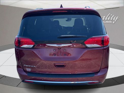 Used 2020 Chrysler Pacifica Touring-L Plus w/ Tire & Wheel Group FWD image 5
