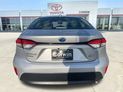 Used 2025 Toyota Corolla LE FWD image 4