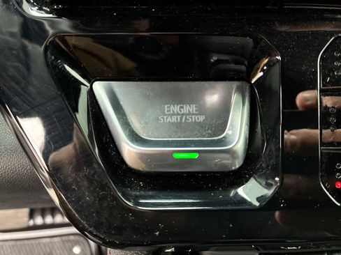 Certified 2024 GMC Sierra 1500 AT4 w/ Technology Package image 17