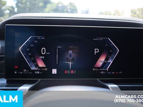 Used 2025 BMW 740i w/ Premium Package image 39