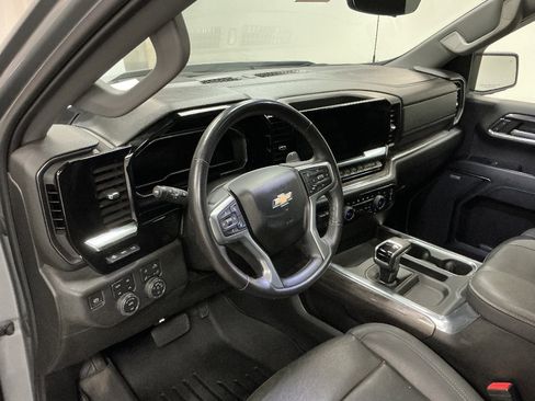 Used 2023 Chevrolet Silverado 1500 LTZ w/ LTZ Premium Package AWD/4WD image 10