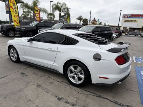 Used 2018 Ford Mustang Coupe RWD image 10