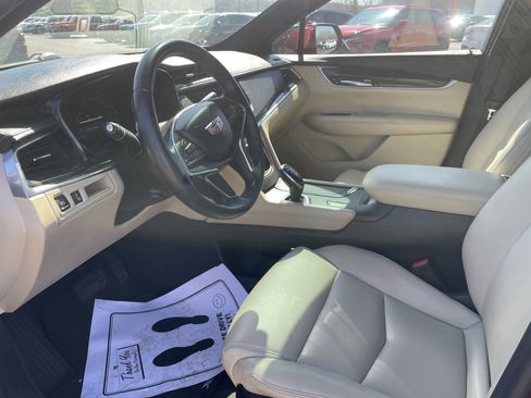 Used 2018 Cadillac XT5 Base image 9