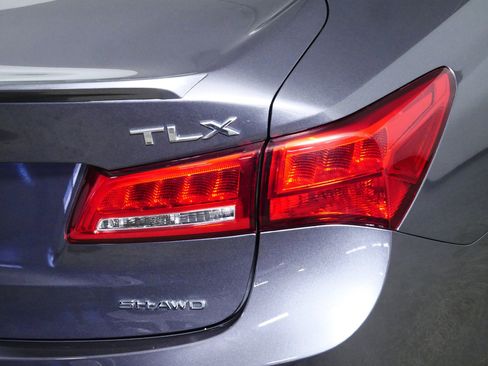Used 2019 Acura TLX w/Advance Pkg image 17