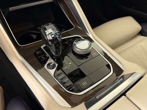 Used 2022 BMW X6 xDrive40i w/ Executive Package image 19