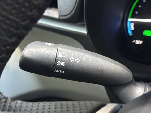 Used 2025 Toyota Sienna XLE FWD image 35