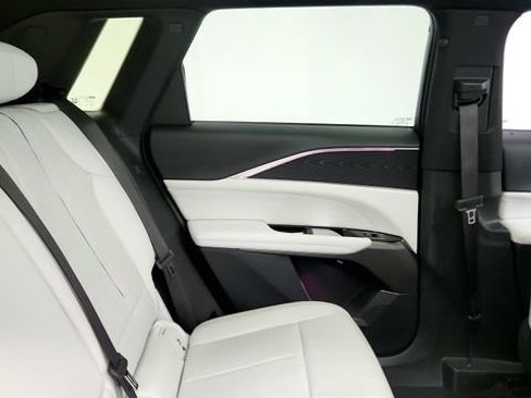 Used 2024 Cadillac Lyriq Luxury RWD image 41