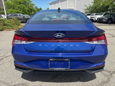 Used 2023 Hyundai Elantra SEL FWD image 12