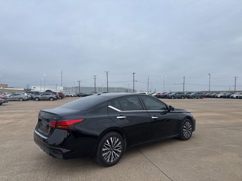 Certified 2023 Nissan Altima 2.5 SV w/ SV Premium Package image 27