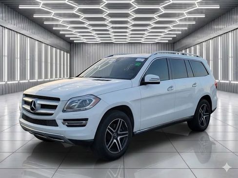 Used 2014 Mercedes-Benz GL 450 4MATIC w/ Lane Tracking Package image 1