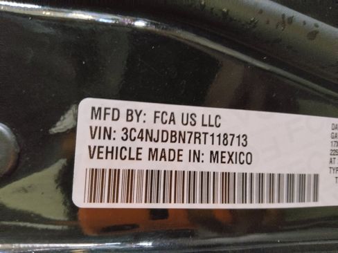 Used 2024 Jeep Compass Latitude AWD/4WD image 33