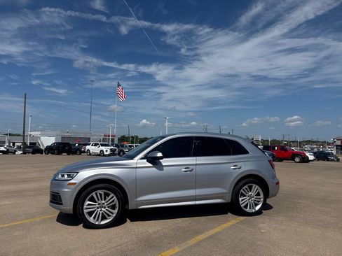 Used 2019 Audi Q5 2.0T Premium Plus w/ Premium Plus Package AWD/4WD image 11