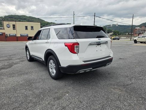 Used 2023 Ford Explorer XLT w/ Equipment Group 202A AWD/4WD image 6