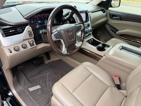 Used 2019 GMC Yukon XL SLT w/ Premium Edition image 13