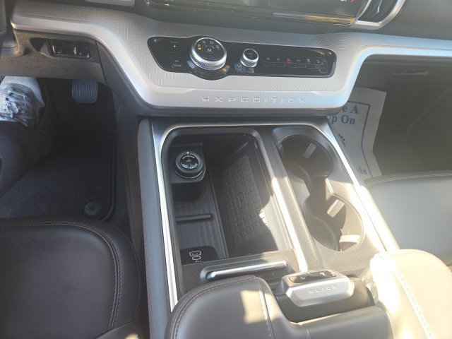 Used 2025 Ford Expedition Active AWD/4WD image 33