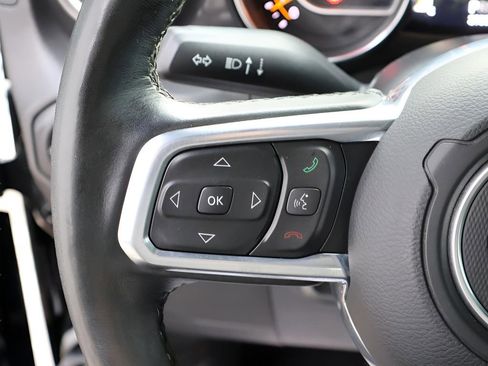 Used 2021 Jeep Wrangler Unlimited Sahara image 33