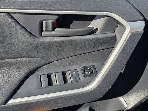 Used 2019 Toyota RAV4 LE image 24
