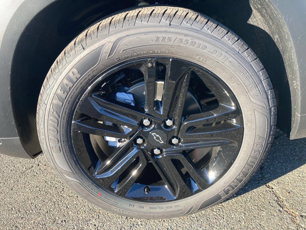 New 2026 Chevrolet Trax ACTIV w/ Sunroof Package FWD image 32